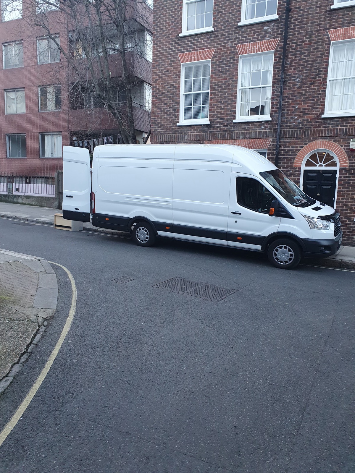 Handy Van Guys. Man & Van Service in Wimbledon London