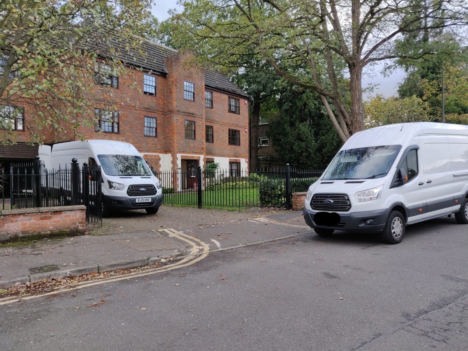 Handy Van Guys. Man & Van Service in Wimbledon London
